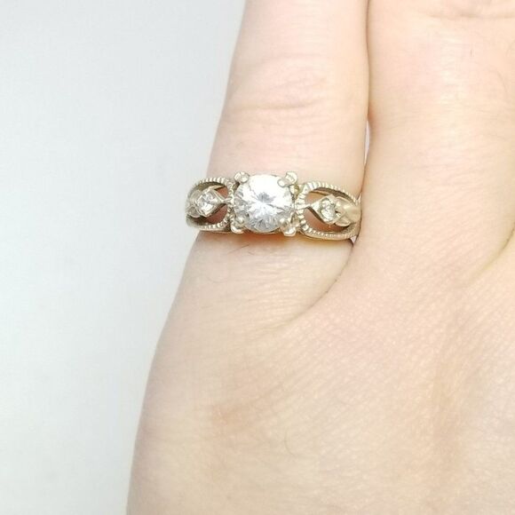 Vintage Avon Sterling Silver Round Solitaire Ring, Size 5 Band, Classic Estate - Picture 6 of 10